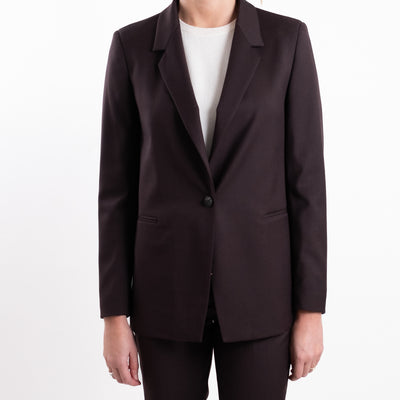 Completo Donna giacca e pantalone a sigaretta: dettaglio frontale della giacca