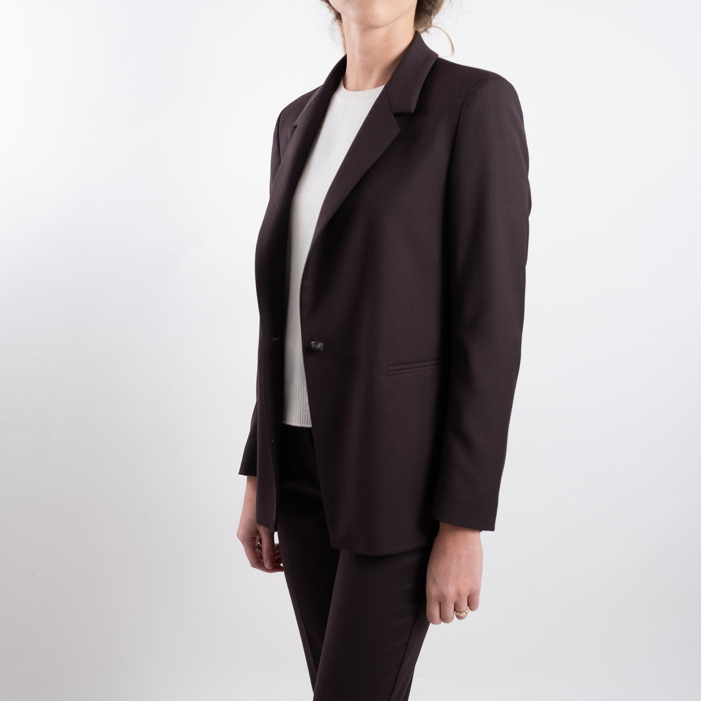 Completo Donna giacca e pantalone a sigaretta: dettaglio laterale della giacca