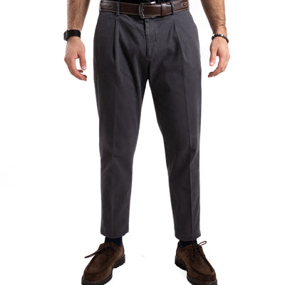 Pantalone Tiberio Uomo con piega grigio modello frontale