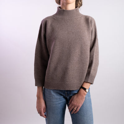 Maglia Donna in misto cashmere marrone modella frontale