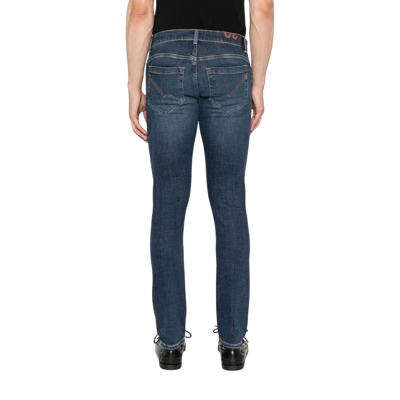 Jeans Uomo dal fit slim, con cinque tasche e lavaggio scuro