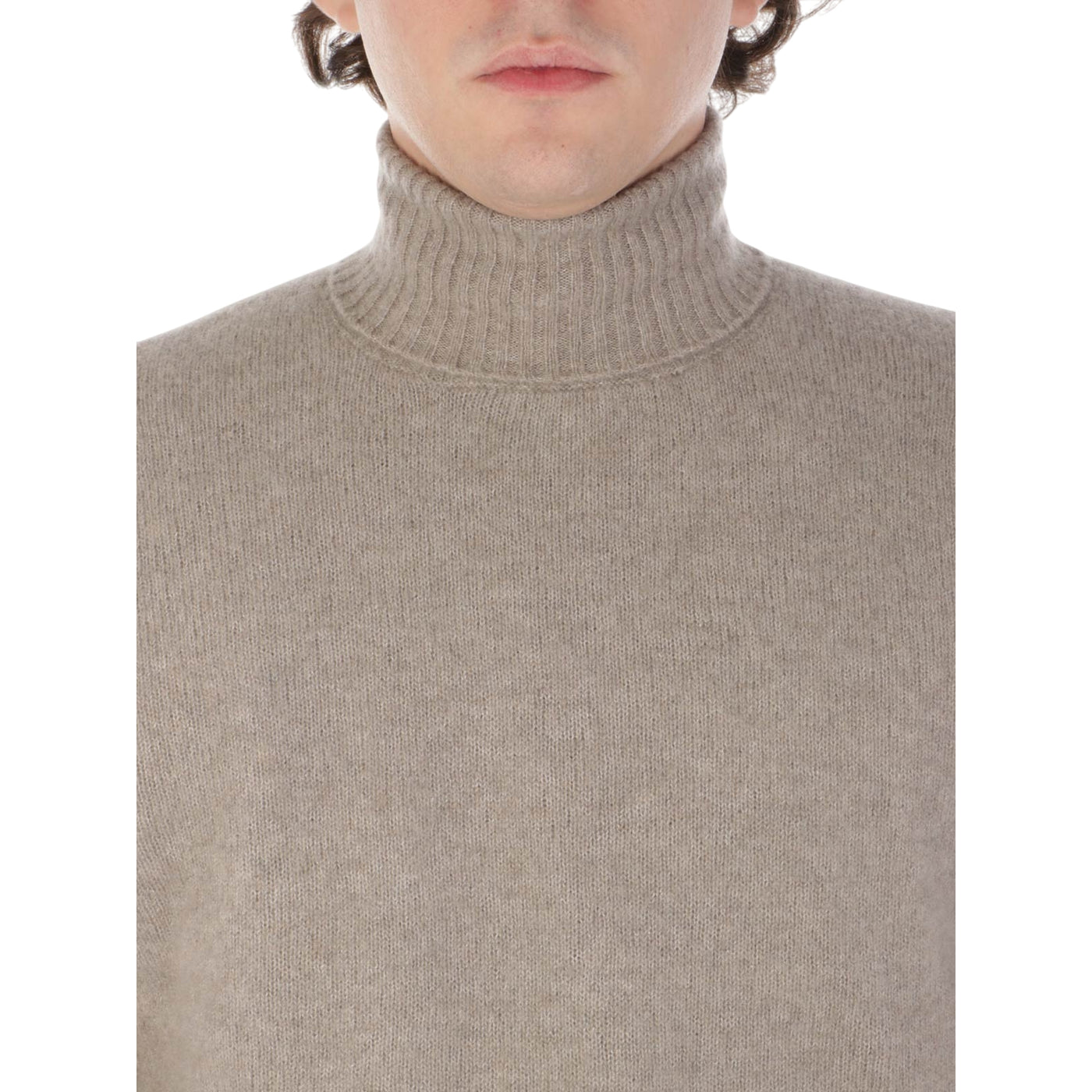 Dolcevita Uomo in tinta unita beige dettaglio collo