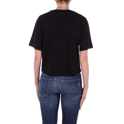 Acquista subito la T-shirt Donna, realizzata in morbido tessuto, scollatura a girocollo, mezze maniche e taschino sul petto firmata MaxMara su Old England: vieni a scoprire tutta la collezione sul nostro sito