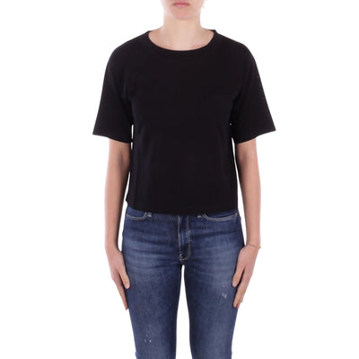 Acquista subito la T-shirt Donna, realizzata in morbido tessuto, scollatura a girocollo, mezze maniche e taschino sul petto firmata MaxMara su Old England: vieni a scoprire tutta la collezione sul nostro sito