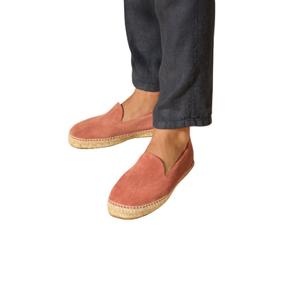 Acquista subito le Espadrillas Uomo, in pelle scamosciata e suola in juta naturale firmate Manebì su Old England: vieni a scoprire tutta la collezione sul nostro sito