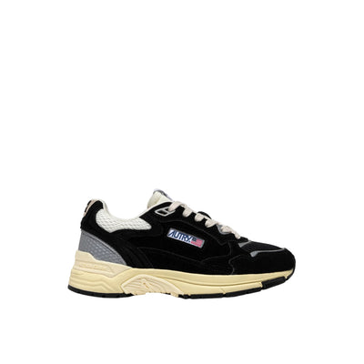 Acquista subito le Sneakers Uomo, in camoscio e  tecnologia Action Cush firmate Autry su Old England: vieni a scoprire tutta la collezione sul nostro sito