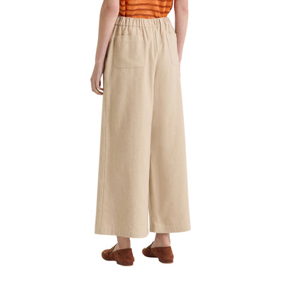 Pantaloni Donna con gamba dritta Beige modella retro