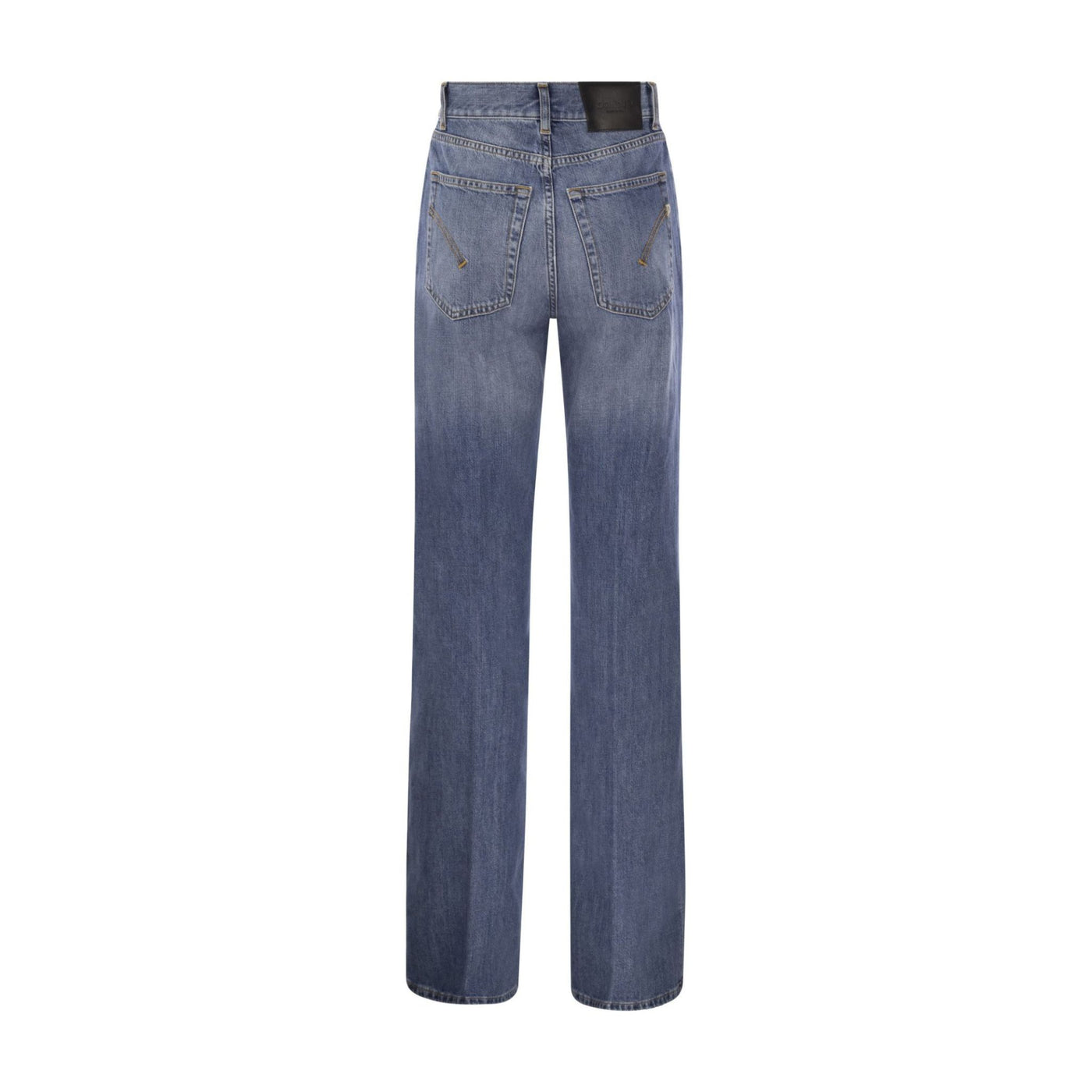 Jeans Donna dal lavaggio medio dotato di cinque tasche