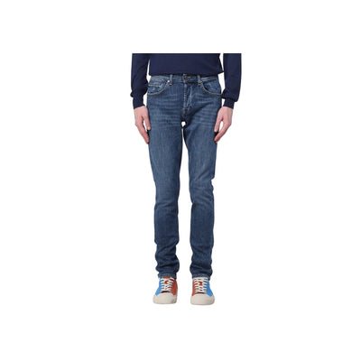 Low-waisted men's jeans with tapered leg