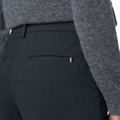 Pantaloni chino da donna Tyanne dettaglio retro
