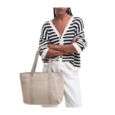 modella con Borsa Tote Donna Olivia in tinta unita beige