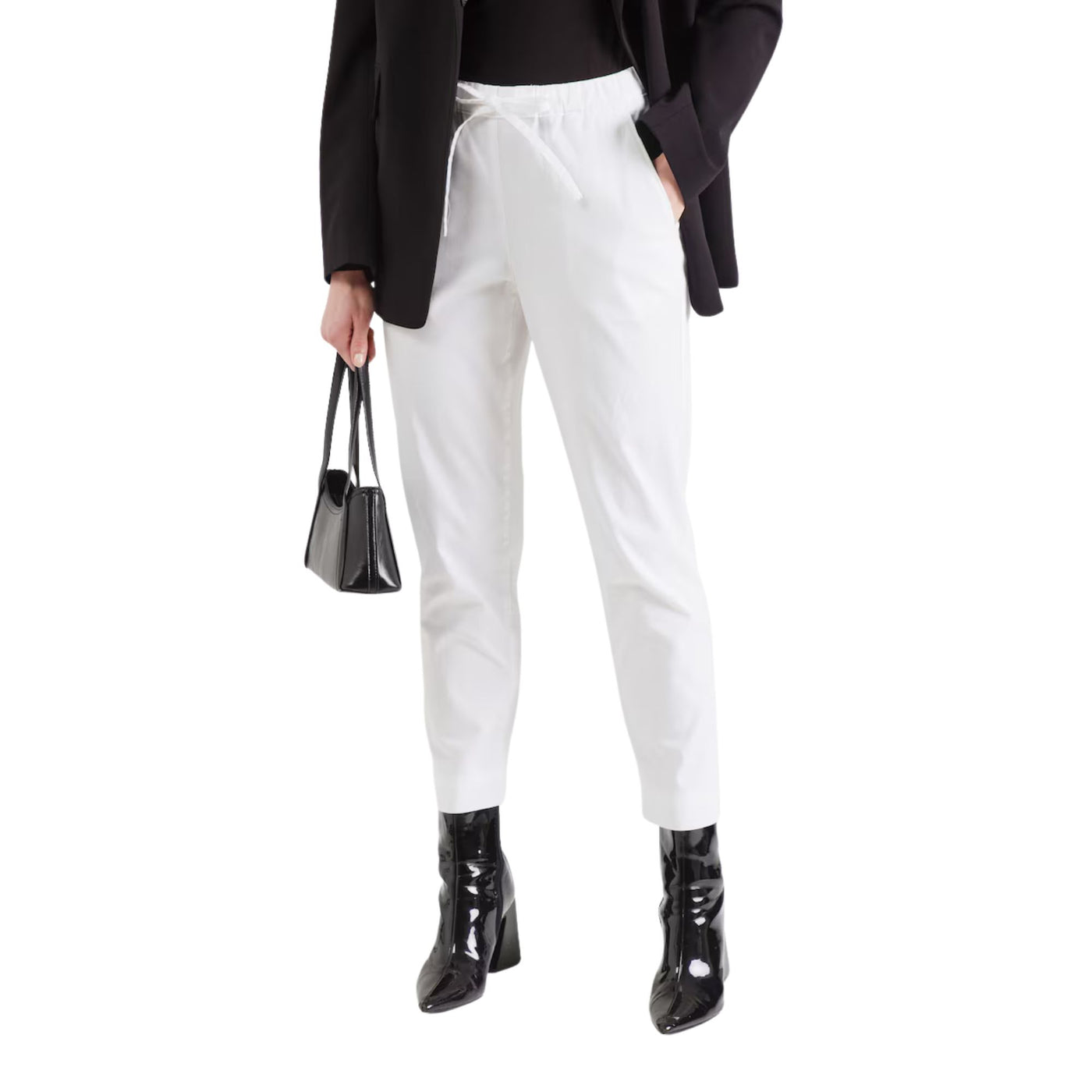 Acquista subito il Pantalone donna, realizzato in cotone, coulisse in vita e tasche laterali, firmato MaxMara su Old England: vieni a scoprire tutta la collezione sul nostro sito
