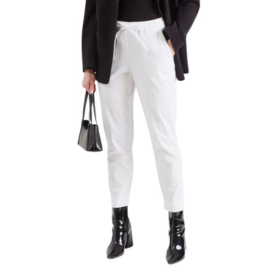 Acquista subito il Pantalone donna, realizzato in cotone, coulisse in vita e tasche laterali, firmato MaxMara su Old England: vieni a scoprire tutta la collezione sul nostro sito