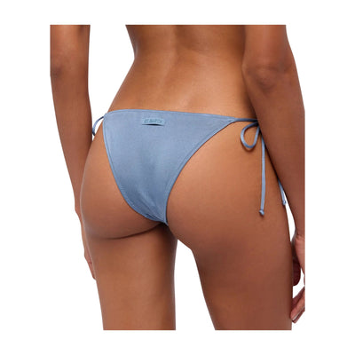 Slip Marielle da Donna shimmer azzurro su modella retro