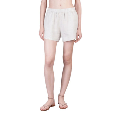 Acquista subito gli Shorts Donna, realizzati in fresco tessuto, con  elastico in vita, due tasche e spacchi laterali e logo a contrasto, firmati Saint Barth su Old England: vieni a scoprire tutta la collezione sul nostro sito. 