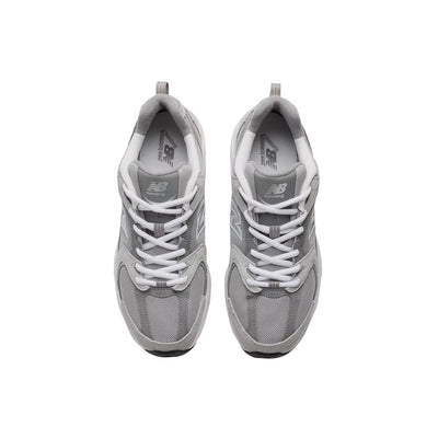 Sneakers Unisex modello 530 Grigio dettagli scamosciati 