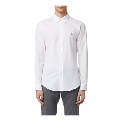 Immagine frontale della camicia bianca da uomo firmata Ralph Lauren,con colleto classico,manica lunga e chiusura con bottoni.