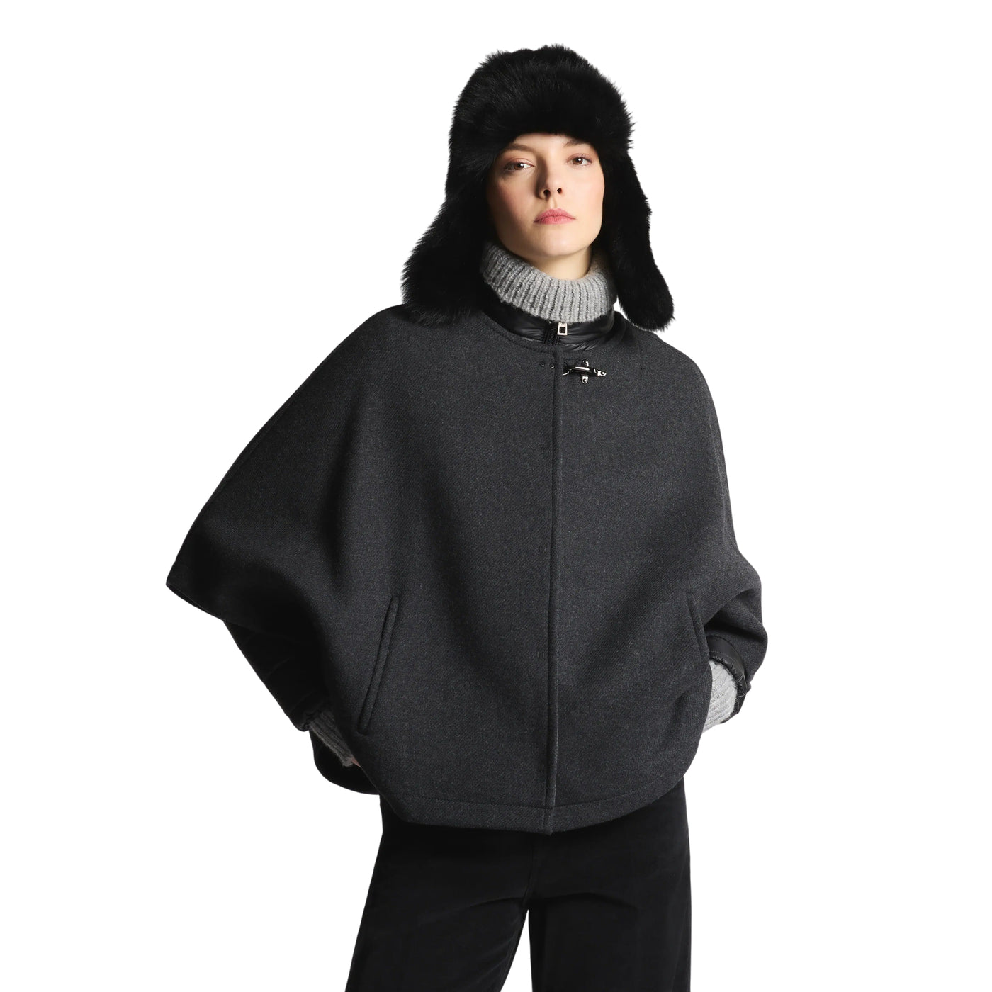 Mantella Donna 3 in 1 Double-face in lana grigio scuro modella frontale