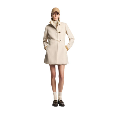 Cappotto Donna in Panno di Lana Beige modella frontale intera