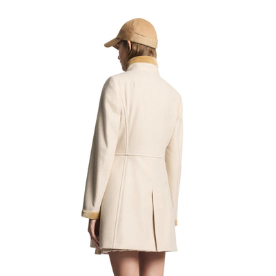 Cappotto Donna in Panno di Lana Beige modella retro