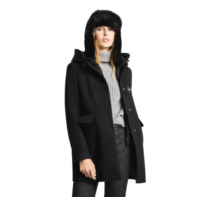 Cappotto Donna con cappuccio imbottito Nero modella frontale