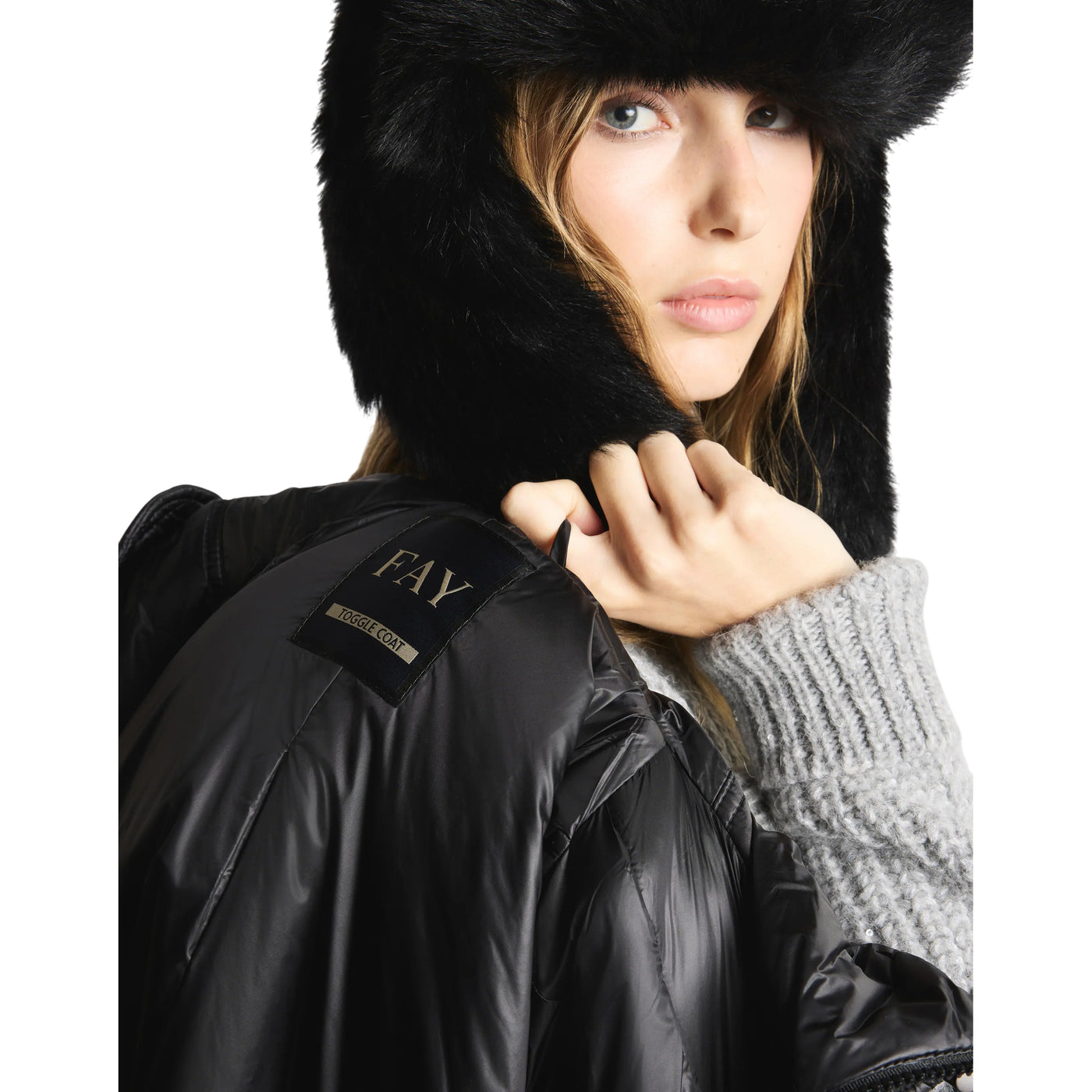 Cappotto Donna con cappuccio imbottito Nero dettaglio