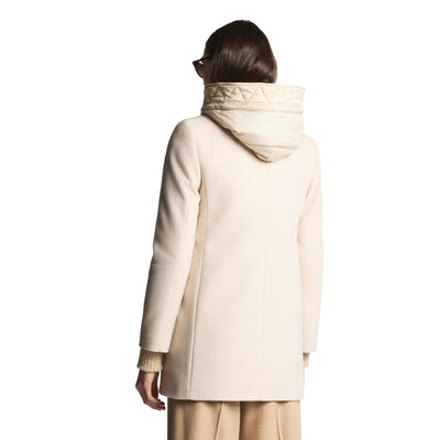 Cappotto Donna con cappuccio imbottito Beige modella retro