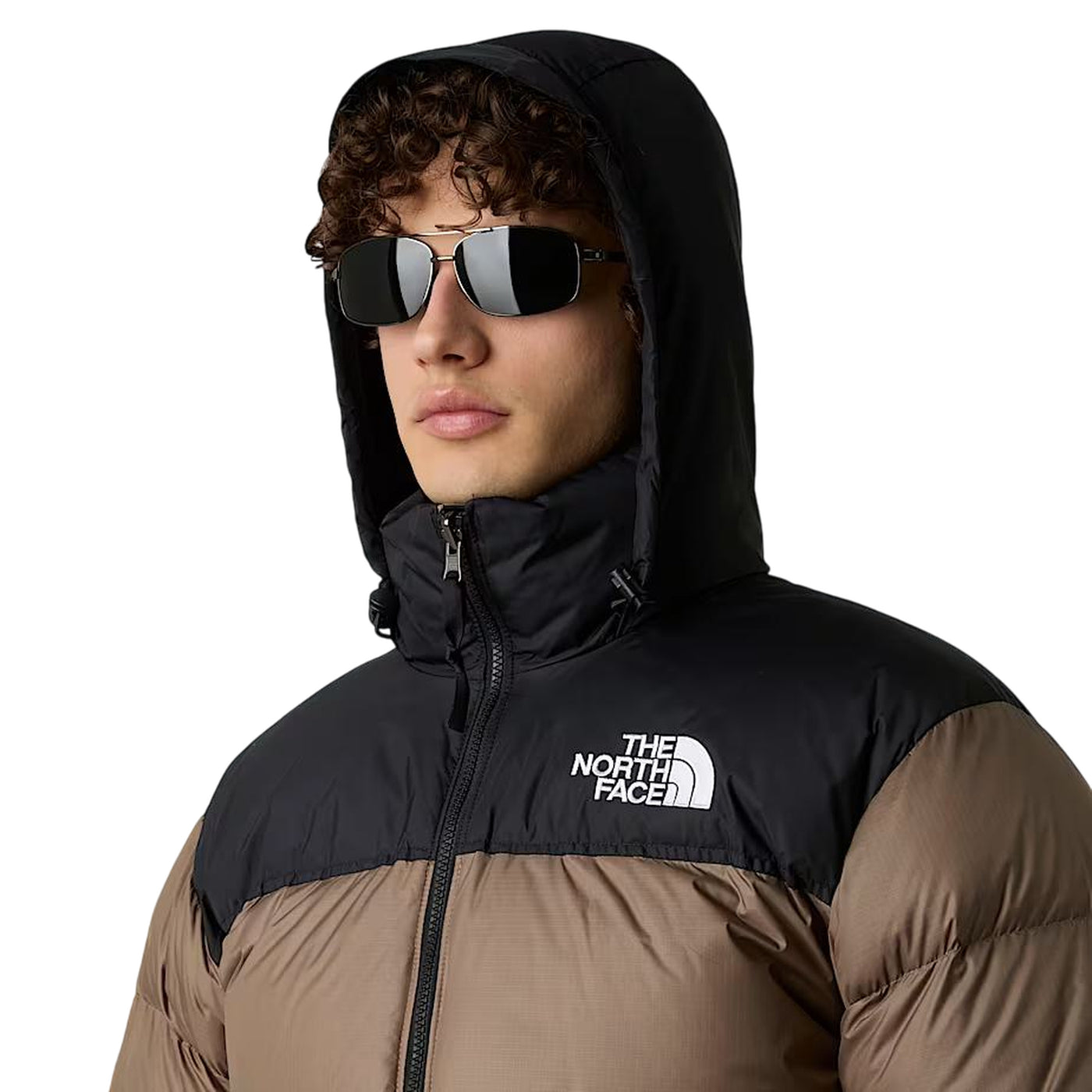 Piumino Uomo Retro Nuptse 1996 Marrone/Nero, dalla vestibilità comoda con cappuccio ripiegabile