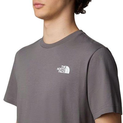T-Shirt Uomo Grigia con Box sul retro modello frontale ravvicinato