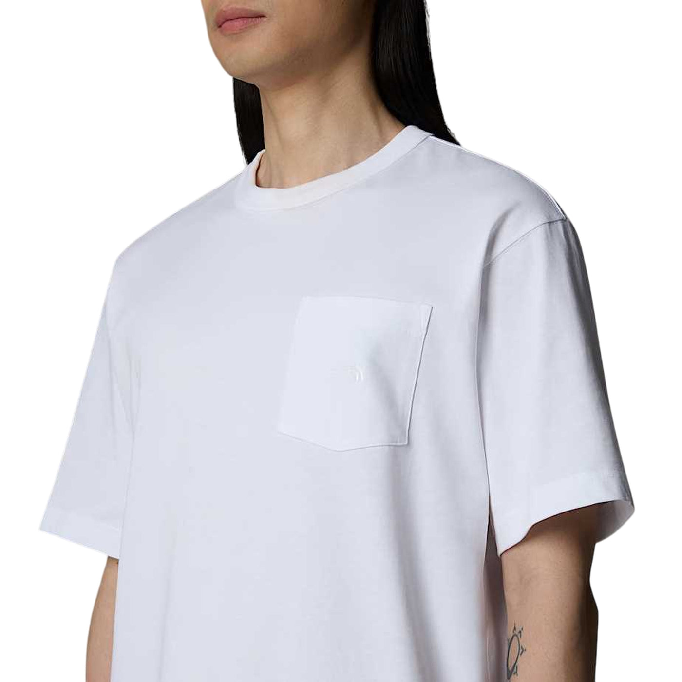 T-shirt Uomo con taschino tinta unita bianca modello frontale ravvicinato