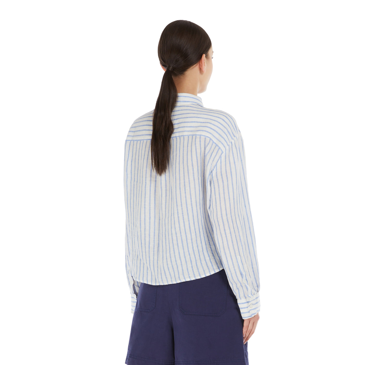 Camicia Donna in lino a righe azzurro modella retro