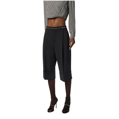 Bermuda Donna in crêpe leggero con nastro logo modella frontale
