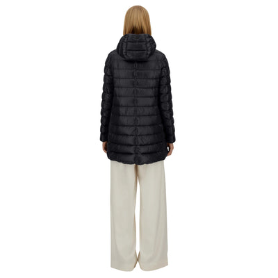 Piumino Donna lungo in nylon ultralight nero modella retro