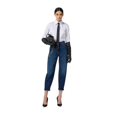 Jeans Donna con catena gioiello modella intera frontale