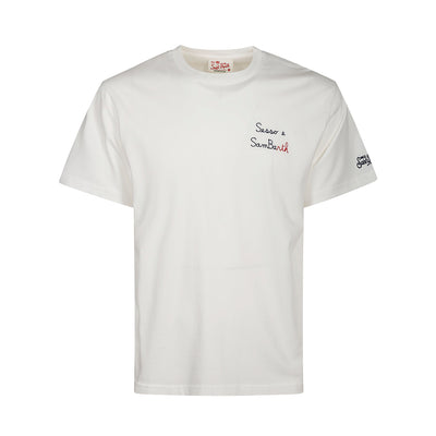 Acquista subito la T-shirt Uomo, in cotone, maniche corte a giro collo e ricamo sul petto e logo sulla manica, firmata Saint Barth su Old England: vieni a scoprire tutta la collezione sul nostro sito