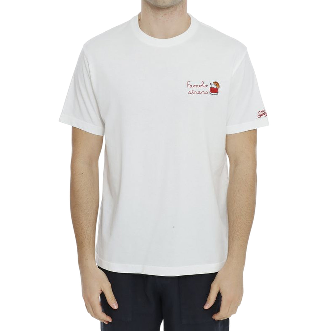 Acquista subito la T-shirt Uomo, in cotone, a maniche corte e giro collo, e logo sulla manica, firmata Saint Barth su Old England: vieni a scoprire tutta la collezione sul nostro sito.