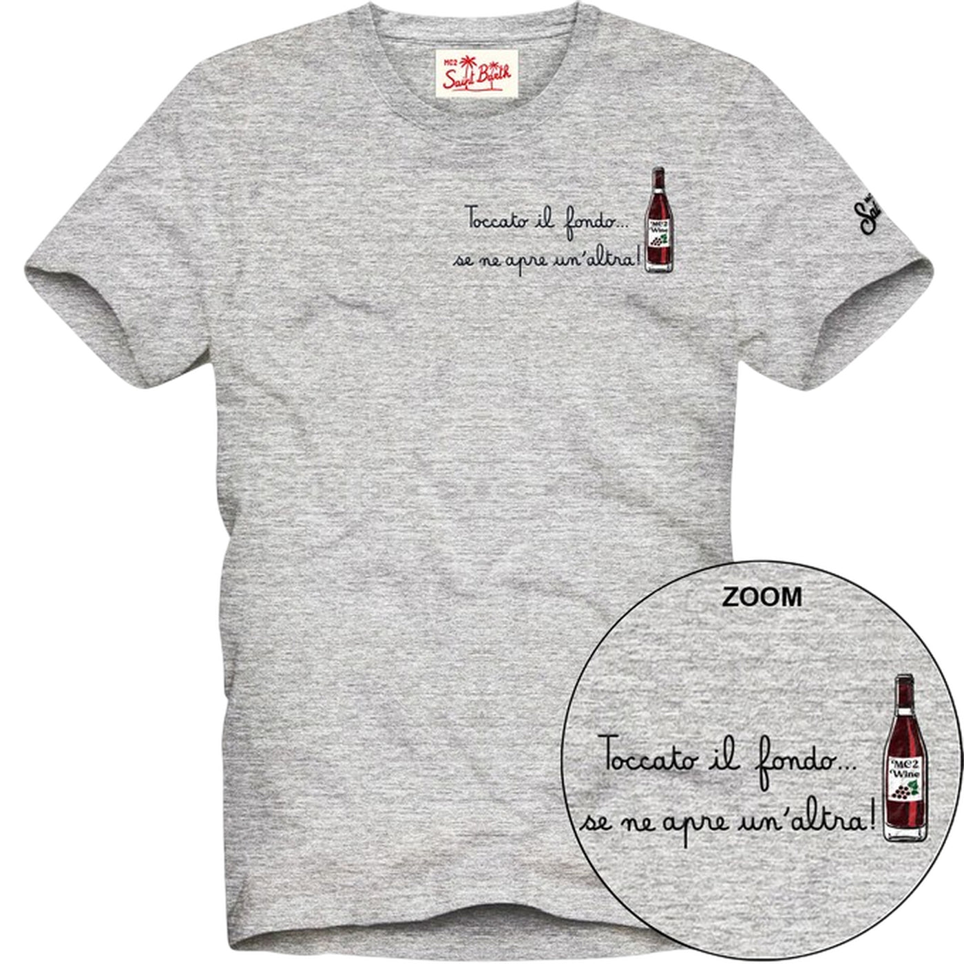 Acquista subito la T-shirt Uomo, in puro cotone, a maniche corte e giro collo, con ricamo sul petto e logo ricamato sulla manica firmata Saint Barth su Old England: vieni a scoprire tutta la collezione sul nostro 