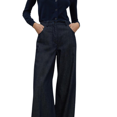 Dettaglio ravvicinato Pantalone in stile jeans a vita alta con gamba ampia