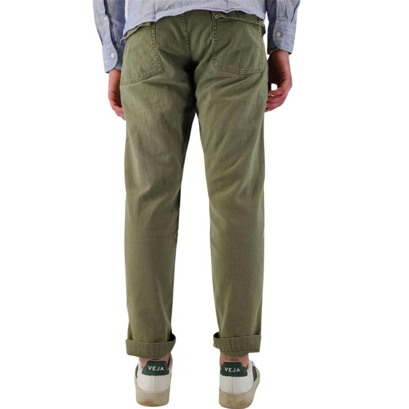 Immagine retro modello con Pantalone con tasche con patta e bottone