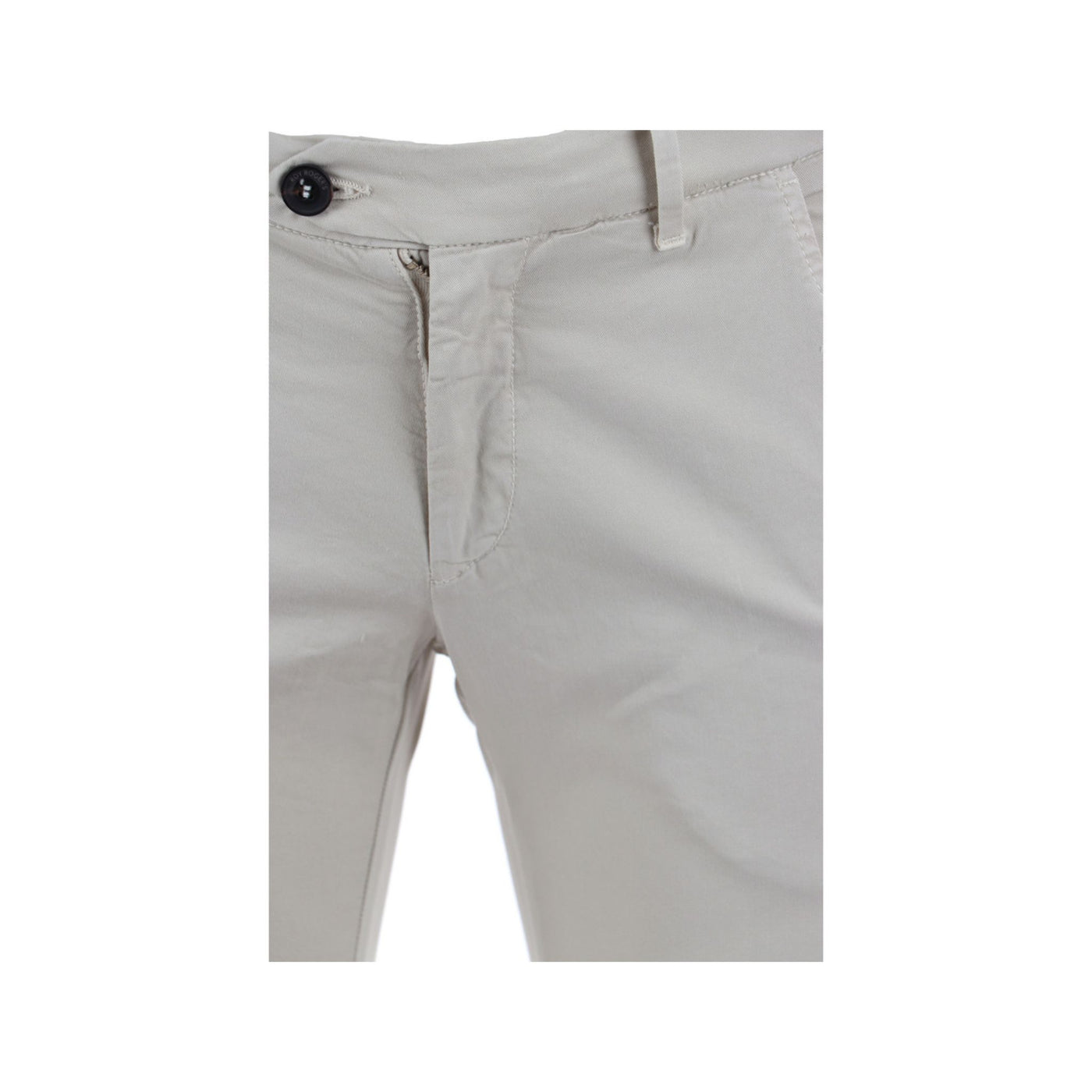 Dettaglio ravvicinato Pantalone con tasche all'americana e chiusura con zip e bottone