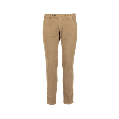 Pantalone in velluto diagonale con chiusura con bottone e cerniera e tasche oblique sul davanti