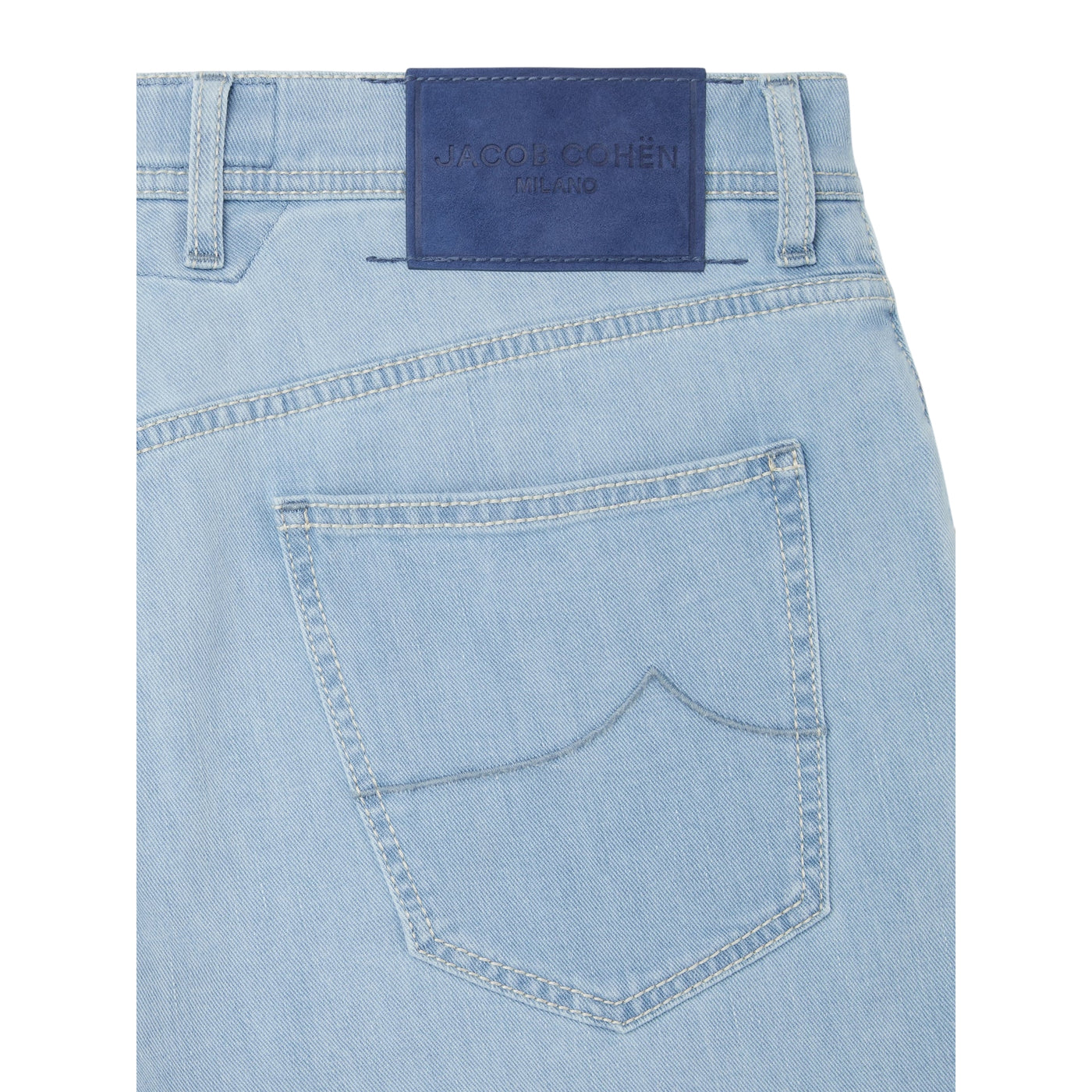 Bermuda Uomo Nicolas in denim chiaro dettaglio retro