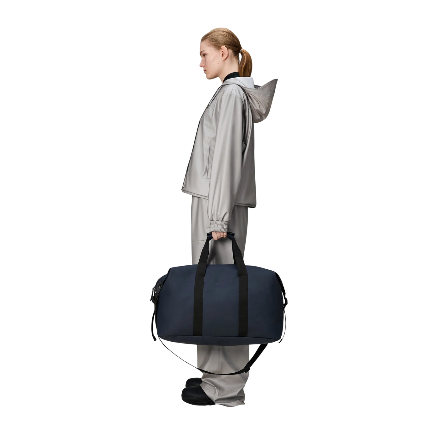 Borsone Unisex Hilo Weekend Bag Navy su modello
