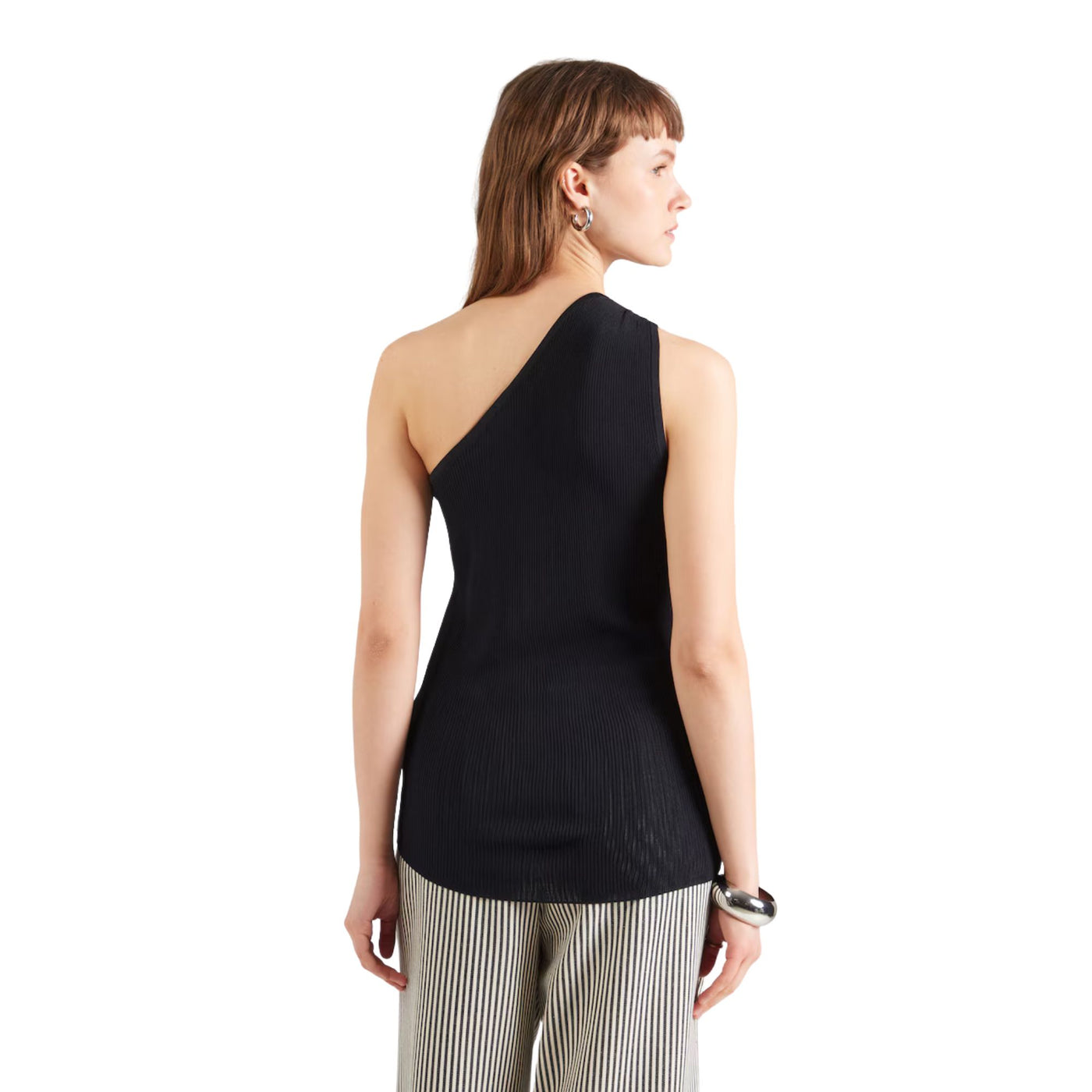 Acquista subito il Top Donna, realizzato in morbido tessuto e vestibilità slim e con spalle scoperte firmato MaxMara, su Old England: vieni a scoprire tutta la collezione sul nostro sito