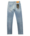 Acquista subito il Jeans uomo, in cotone elasticizzato, cinque tasche, chiusura con zip e bottone logato e logo sulla tasca posteriore, firmato Roy Roger's su Old England: vieni a scoprire tutta la collezione sul nostro sito. 