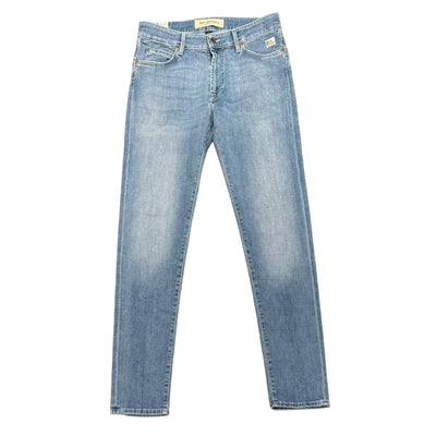 Acquista subito il Jeans uomo, in cotone elasticizzato, cinque tasche, chiusura con zip e bottone logato e logo sulla tasca posteriore, firmato Roy Roger's su Old England: vieni a scoprire tutta la collezione sul nostro sito. 