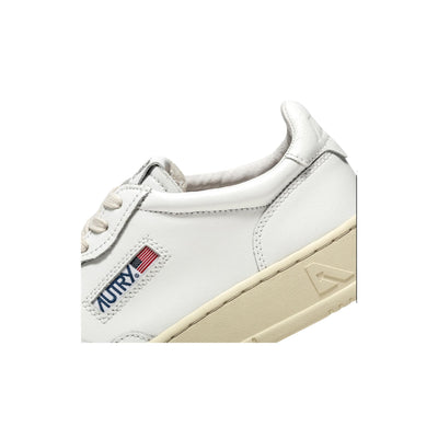 Dettaglio ravvicinato Sneakers in pelle bianca