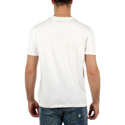 Retro modello con T-shirt in tinta unita con logo ricamato sul petto