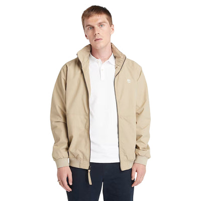 Acquista subito la Giacca Uomo, a maniche lunghe, chiusura con zip, cappuccio integrato e logo ad albero ricamato firmata Timberland su Old England: vieni a scoprire tutta la collezione sul nostro sito. 