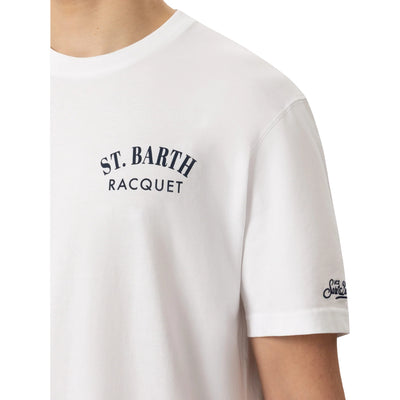 Acquista subito la T-shirt Uomo, in puro cotone a maniche corte, con logo ricamato sulla manica firmata Saint Barth su Old England: vieni a scoprire tutta la collezione sul nostro sito